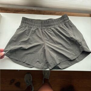 Track that high rise 5” short